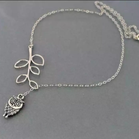 Silver Tone Baby Owl & Leaf Branch Lariat Necklace - Picture 2 of 3